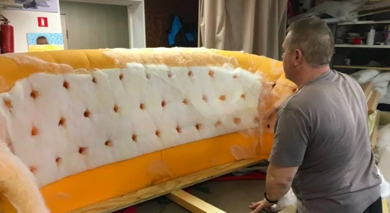 Перетяжка мягкой мебели в Кстово | Обивка диванов, ремонт на дому недорого
